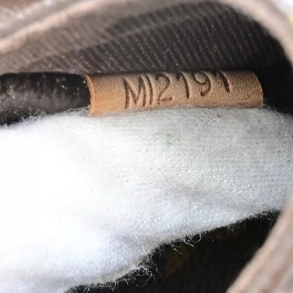 LOUIS VUITTON Menilmontant PM Shoulder Bag Monogram Leather - Picture 16 of 16